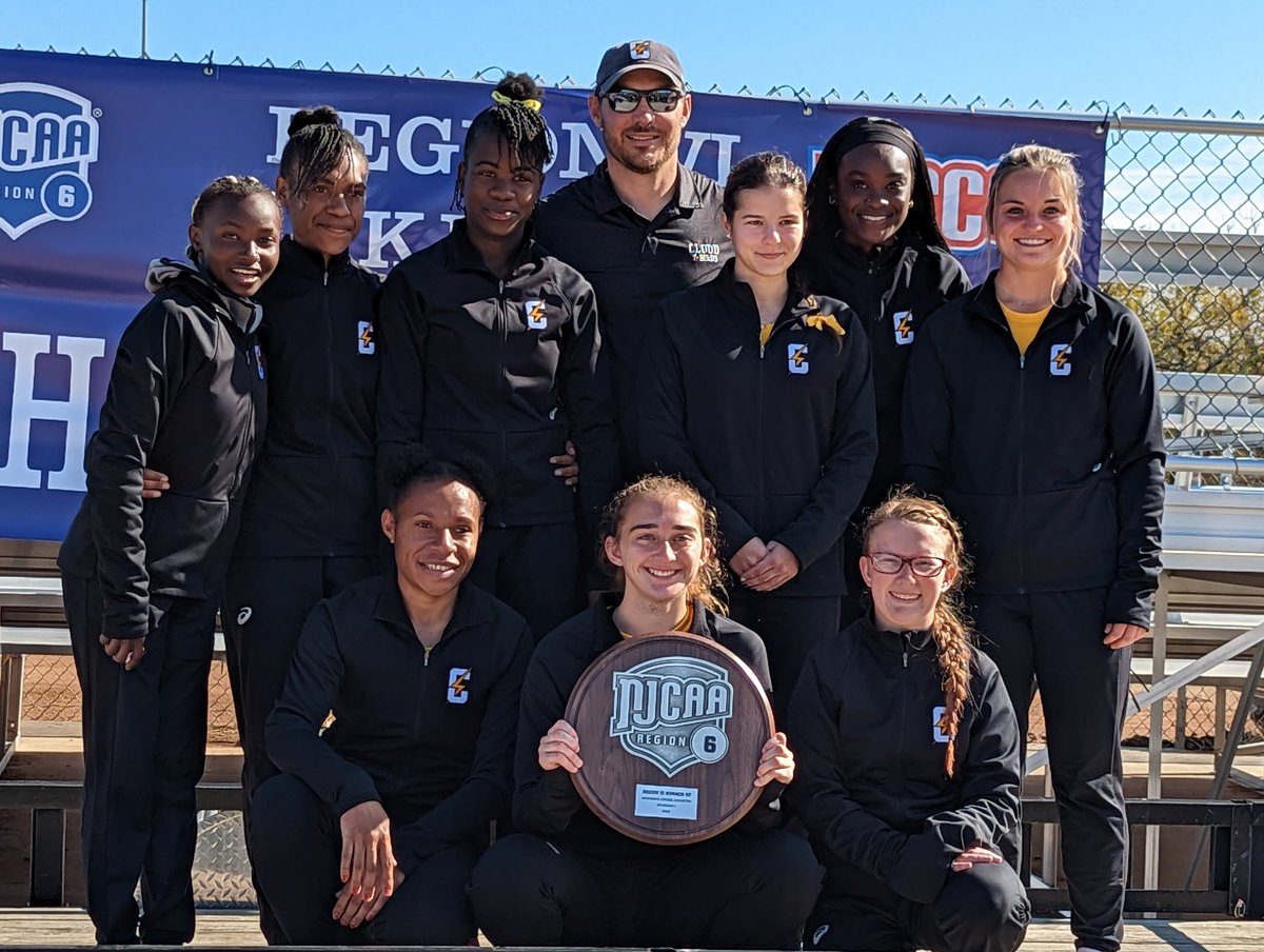 CCCCsports's tweet photo. XC: A runner-up finish for the @CloudXCTF women at the 2022 NJCAA Region VI Championships in Hutchinson this morning while the men finish 5th as a team. https://t.co/lKXvc0JV0u