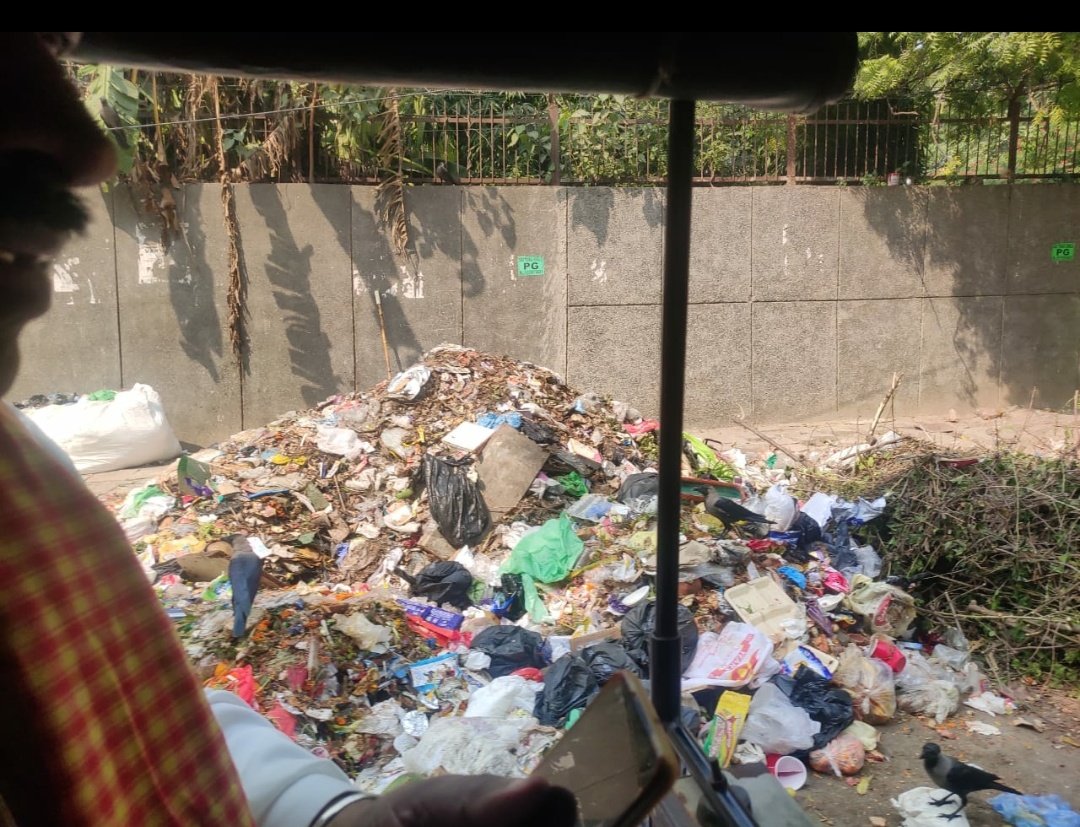 DrVijayTiwariJi's tweet photo. @PMOIndia
@HMOIndia

#LocalGuardian
#LGDelhiShouldResign
for not being able to get the #GarbageOfDelhi cleared despite receiving complaints from every nook &amp; corner or ..

@LtGovDelhi will be solely responsible for the loss of @BJP4India in #MCDElections 

#Security #CyberNews https://t.co/v6emwmQjpe