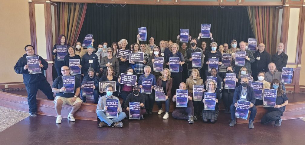 Branch President, Executive Members and @maritstiles continue to paint the province purple in support of @CUPE4400 & @osbcucscso #39kIsNotEnough #osstf #onpoli #onted