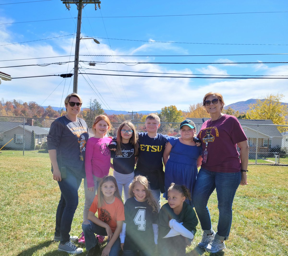 Here at Mountain View, we "Team up Against Drugs!" 
<a href="/jcityTNschools/">JohnsonCitySchools</a> 
<a href="/MountainViewJCS/">Mountain View Elem</a> 
<a href="/doxydo/">Melissa Jervis</a>