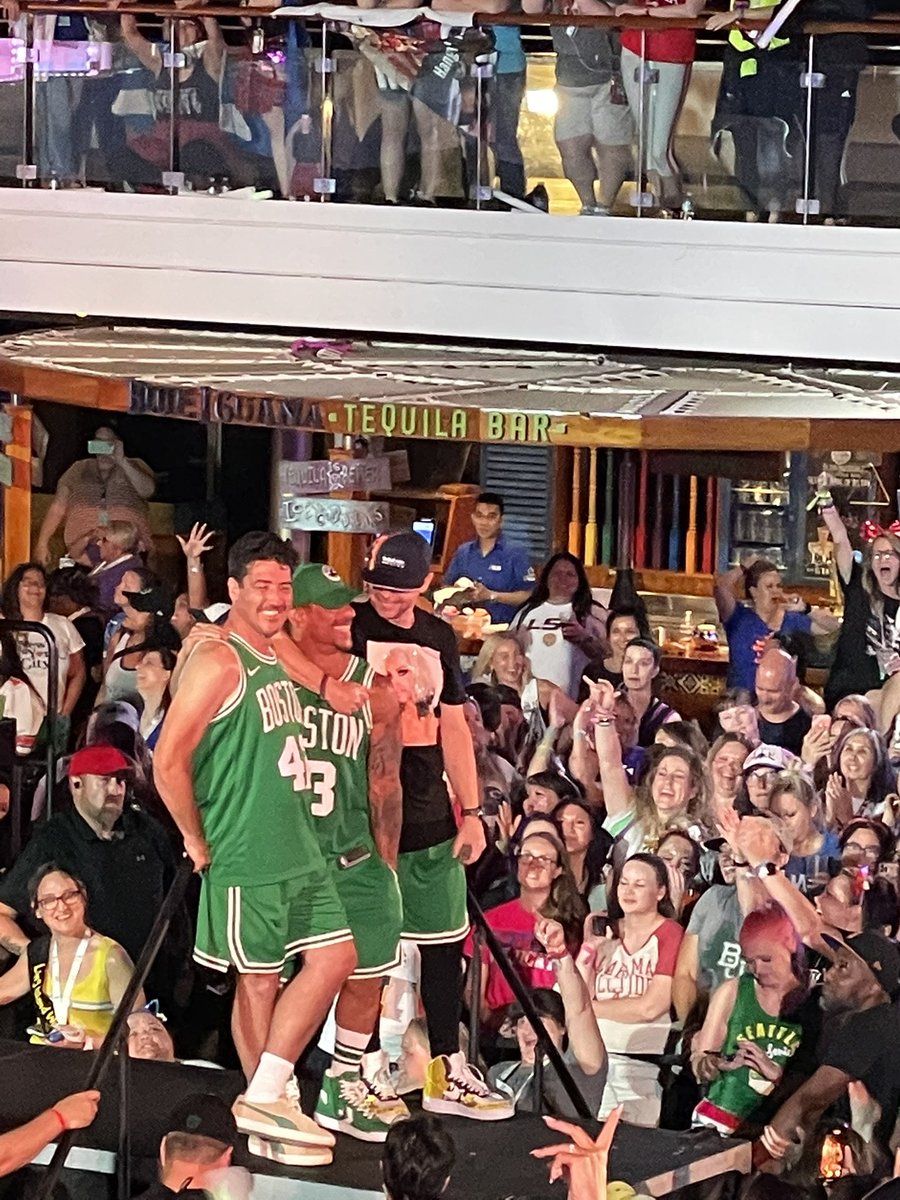 Only1Sable's tweet image. This man, he never stops! Never stops loving his fans, never stops the party, or being thankful for this crazy Blockhead love we all share-having the time of our lives at concerts &amp;amp; on the cruise "If you don't know what this is about, you're missing the #&amp;amp;$@ out" @DonnieWahlberg