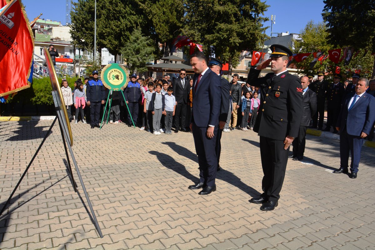 GulnarKaymakam's tweet photo. 29 Ekim Cumhuriyet Bayramımızın 99. Yıl Dönümü kutlamaları kapsamında, Hükümet konağı önünde çelenk koyma töreni icra edildi. https://t.co/EHrB1RL3LM