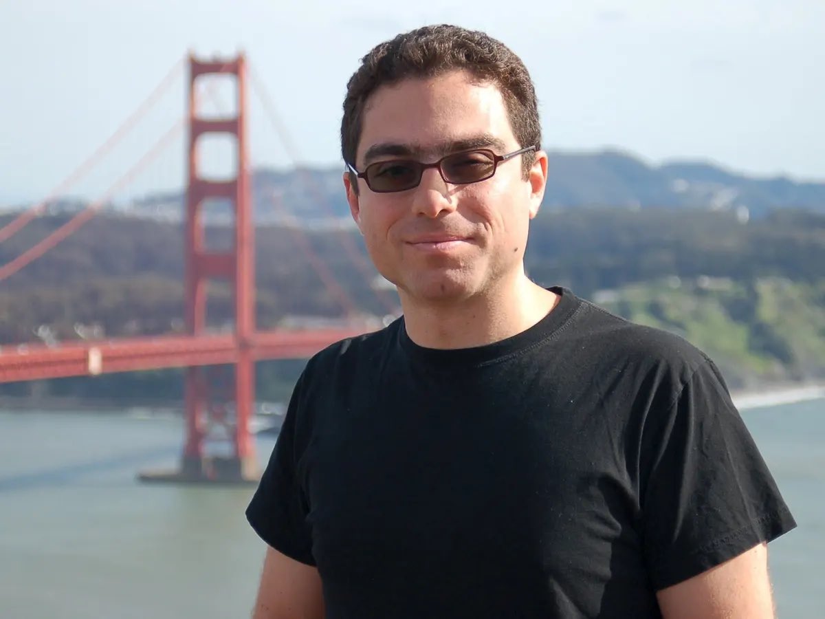 Siamak Namazi is unlawfully detained in #Iran since 2015. In all his 7 yrs held hostage, Siamak only recently was granted a 10 day furlough & then sent back to #EvinPrison. @POTUS & @USEnvoyIran, Siamak has been through a lot. Time to bring him home & reunite this family!