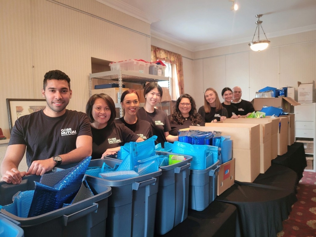 GoreMutual's tweet photo. Our team jumped into action when our partner @thriveyouthcan needed help preparing 300 school-kits in time for their new group’s start on Monday. We adapt, lean in and take care of one another because doing good is in our DNA.
#InsuranceThatDoesGood #GoreMutual https://t.co/WyNAJOY0pz