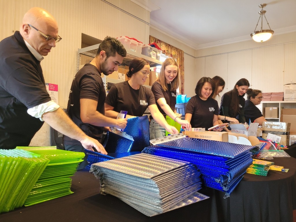 GoreMutual's tweet photo. Our team jumped into action when our partner @thriveyouthcan needed help preparing 300 school-kits in time for their new group’s start on Monday. We adapt, lean in and take care of one another because doing good is in our DNA.
#InsuranceThatDoesGood #GoreMutual https://t.co/WyNAJOY0pz