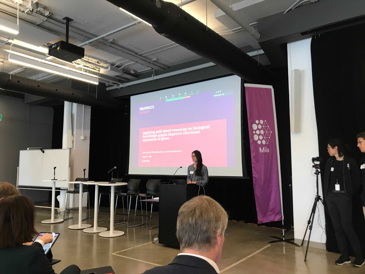 emy_yue's tweet photo. Happy presenting our collab work about biomedical knowledge graphs at @causal_cell Symposium at @Mila_Quebec! Great time with interesting discussions! 😃

📸 @MandanaSamiei &amp; @NZhang211 https://t.co/nAUZNClsNJ