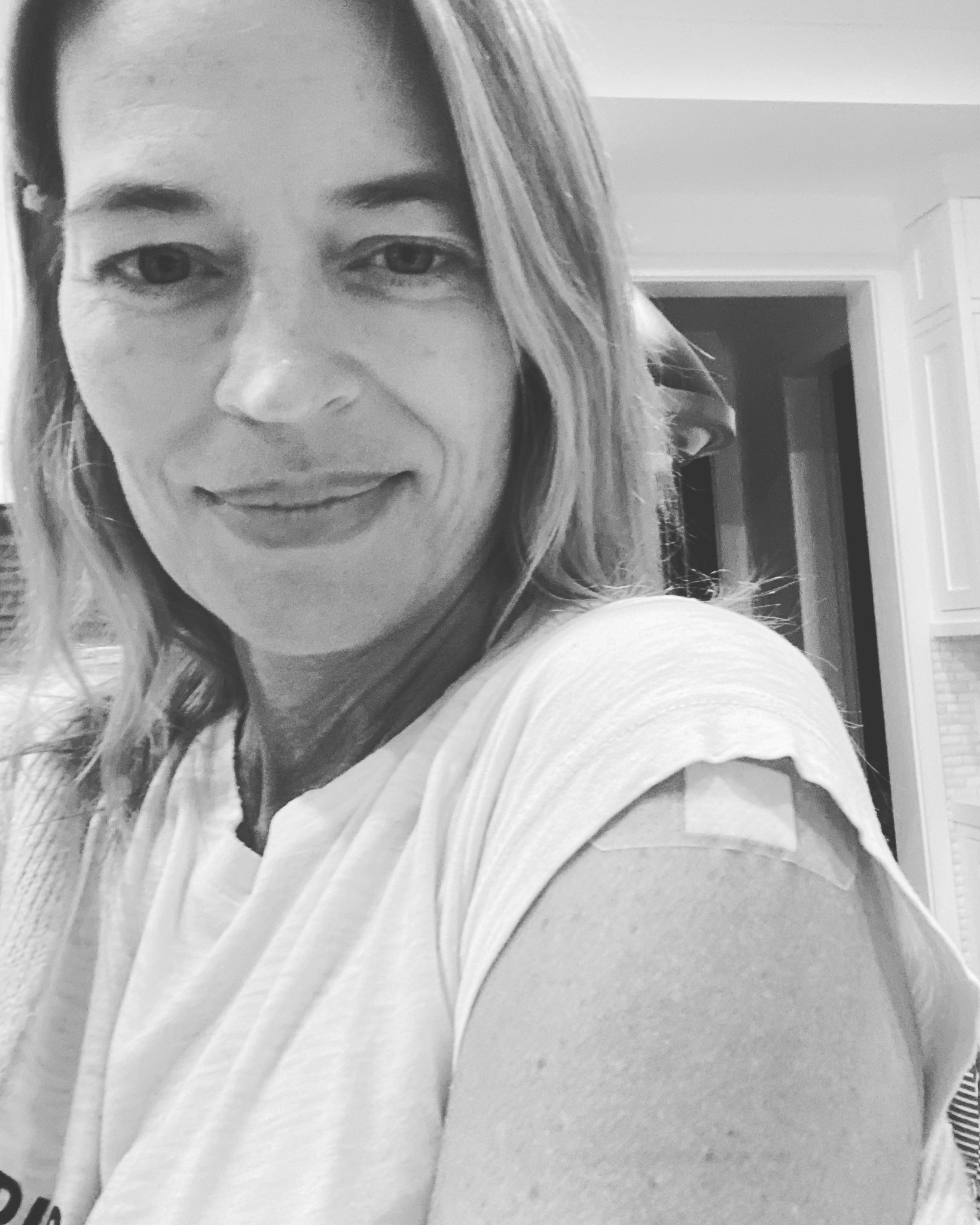 Jeri Ryan on Twitter "Bivalent boosted! 👍🏼 I have a lot of travel