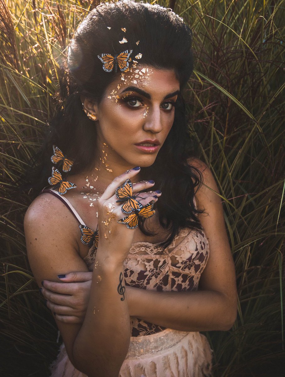 angelicasalem's tweet image. It’s my favorite time of year 🎃🎃🎃 Halloweekend has arrived &amp;amp; we get to dress up at tomorrows #SeaKraken game!! Any guesses on what I’m going to be?! ^^ 

@seattlekraken x @ClimateArena x #Halloween #InArenaHost