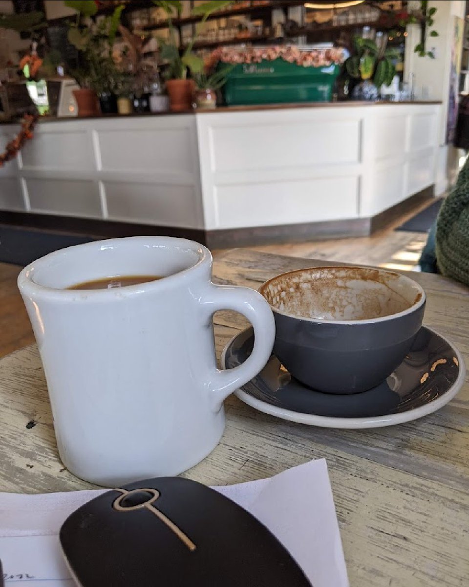 2023 marketing planning session with a client in full swing, fuelled by some great coffee! ☕

Bravo <a href="/SmileTigerRoast/">Smile Tiger Coffee Roasters</a>!

#wrawesome #kwawesome #marketing #design #communication