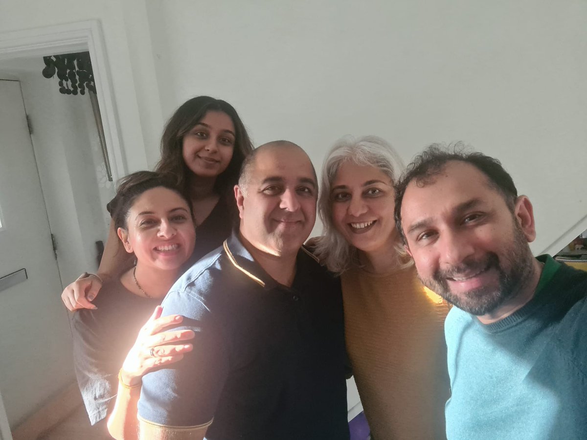 All the very best of luck to #TheSharmaFamily on their nomination at the <a href="/asianmediaaward/">Asian Media Awards</a> for their brilliant documentary #backintimeforbirmingham. Great to catch up over a cup of cha this afternoon 💜