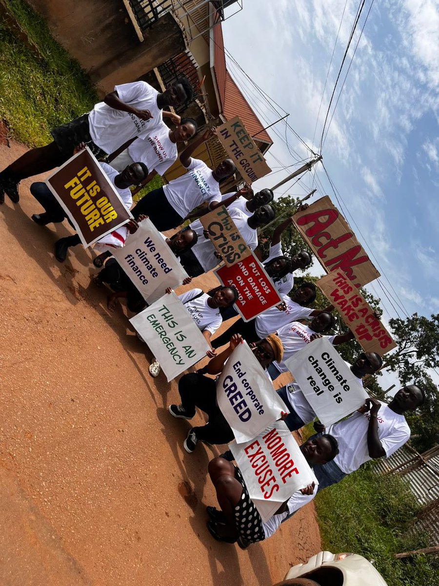 BahandagiraD's tweet photo. Put loss and damage on the agenda, school strike for climate action #LossAndDamage #FridaysForFuture https://t.co/bWKWHAcp1y