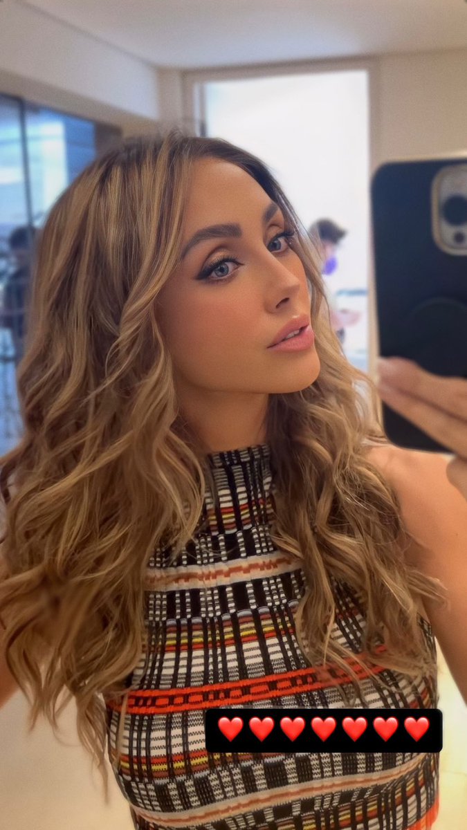 Renatohr1's tweet photo. Mira @Anahi tomó mucho trabajo para hacer este edit, ahora está listo para que lo publiques en Instagram ❤️😍🤳 https://t.co/NLRVIWROxV
