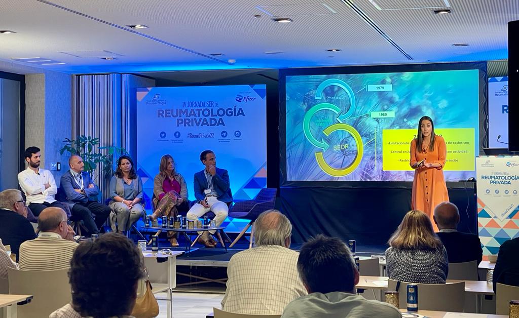 SEReumatologia's tweet photo. #ReumaPrivada22 La Dra. @claraeito de @SEOR_ESP y @ImqEuskadi nos habla de la experiencia de @GORAP_SEOR https://t.co/9Fi4Cb1gKV