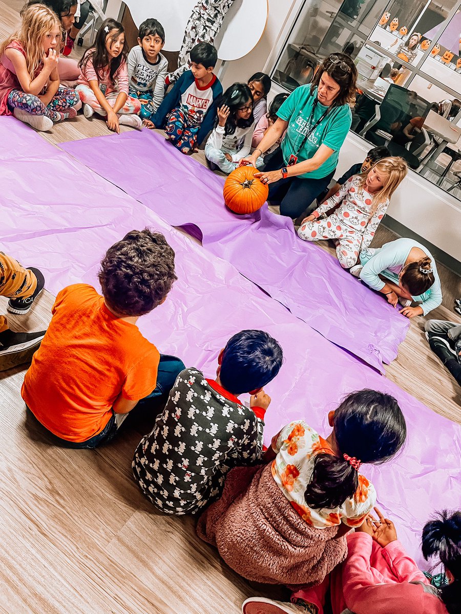 LBCRE_'s tweet photo. PJs &amp; pumpkins!!! #crecoyotes https://t.co/msXTnMZj1Z