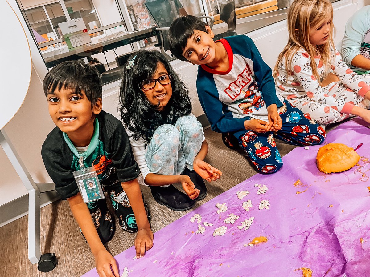 LBCRE_'s tweet photo. PJs &amp; pumpkins!!! #crecoyotes https://t.co/msXTnMZj1Z