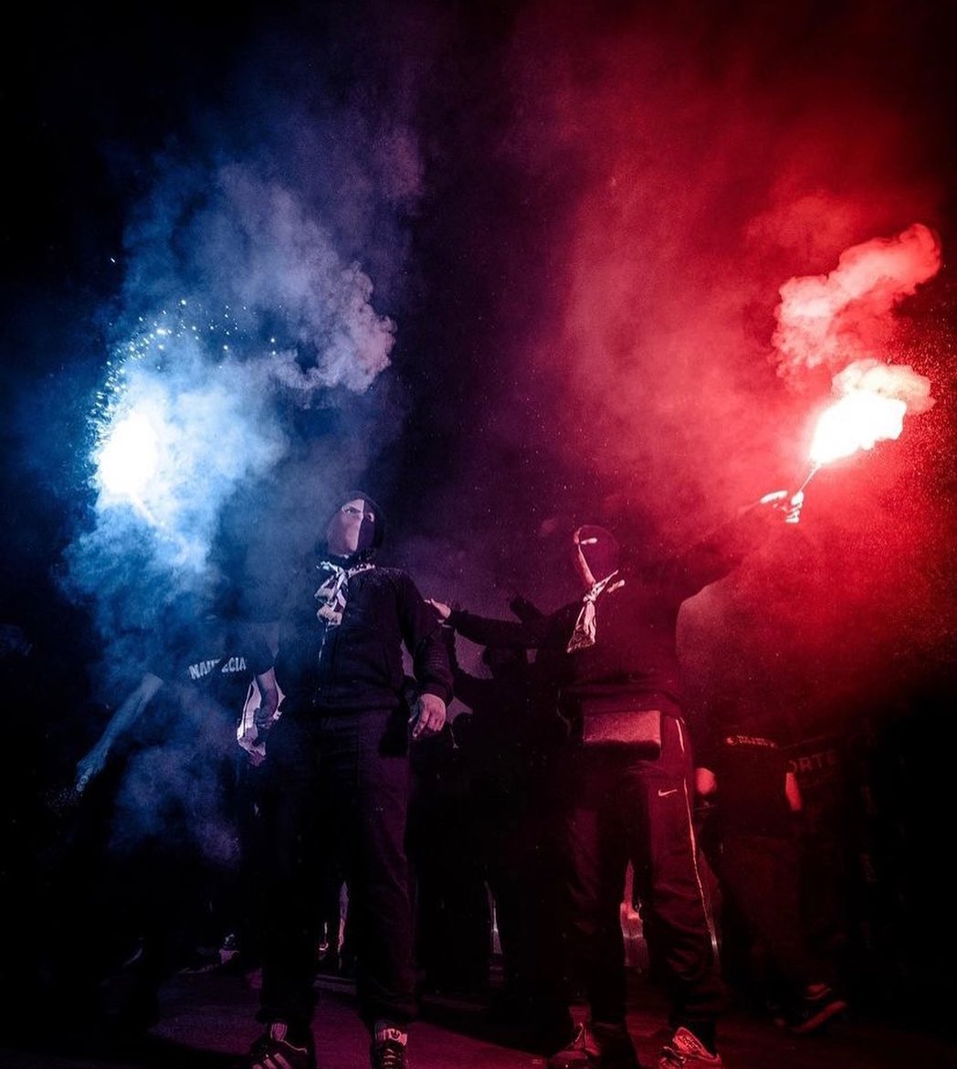 Ultramaniatics's tweet photo. #FF @OCantoOficial 
@Awaydays23 
@u1tramir 
@itsanultralife_
@thecasualultra 
@CasualUltra_
@HooligansTV_eu
@UkSupporters 
https://t.co/kPHC9otEmT
@UltrasFactory 
https://t.co/KflKqiu78B
@Ultrasworld_uw
https://t.co/RSdYDQeVmp https://t.co/tO0AJFvetJ