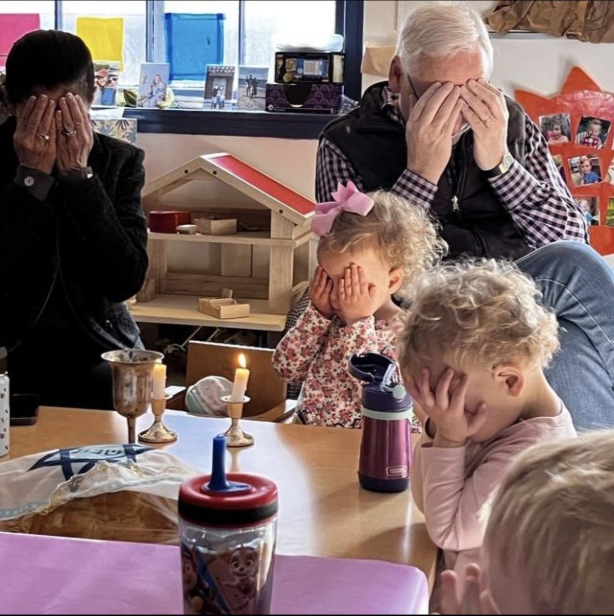 FJECC_TI_Boston's tweet photo. Shabbat Shalom from the FJECC!
#Boston #Shabbat #ShabbatShalom #Friday #FriYAY #ECE #EarlyEd #education #school #Toddler #preschool #PreK #Kindergarten #blessings #family #community #love #POTD #friends #classroom #BostonFamily #BostonMoms #BostonDads #FJECC https://t.co/snIcfPPj4K