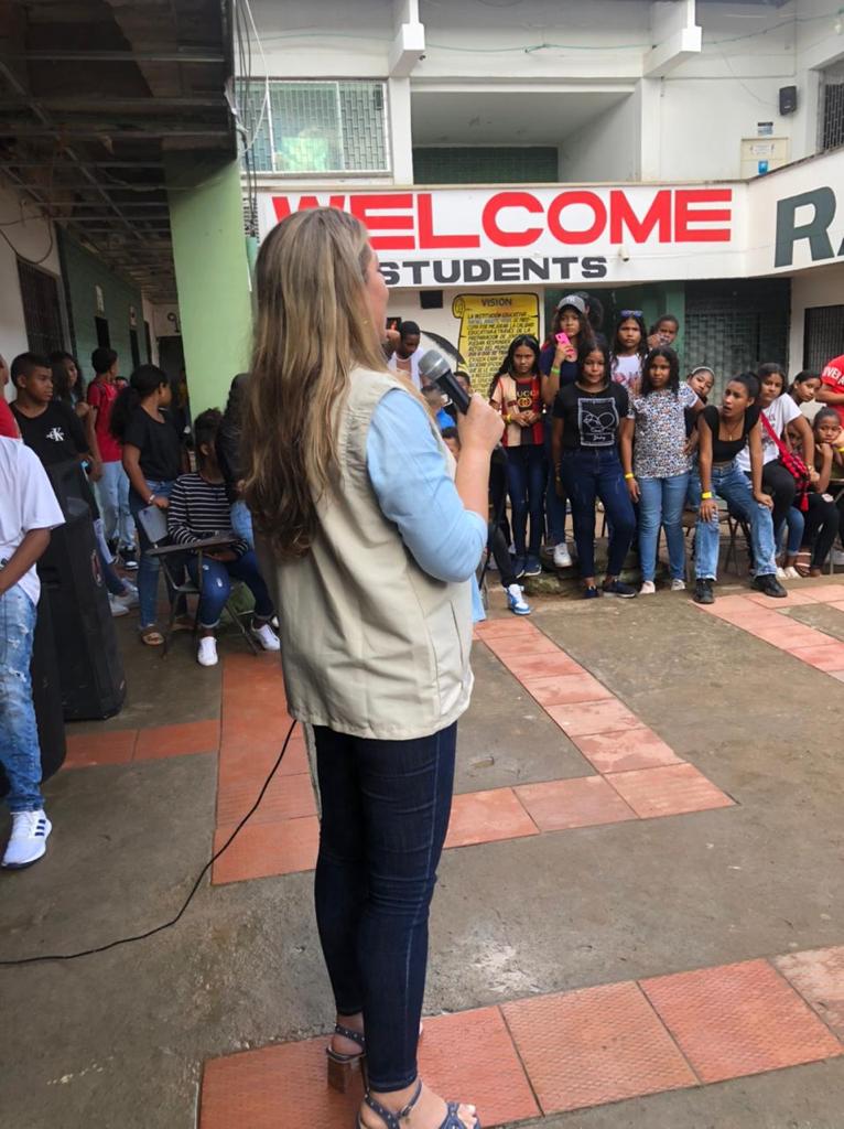 CastillaGab's tweet photo. Desde el @ICBFColombia en Cesar, brindamos charlas sobre la prevención de la violencia infantil a niños, niñas y adolescentes de la institución educativa Rafael Orgote, de #Chiriguaná. https://t.co/SNUiOG0uHv