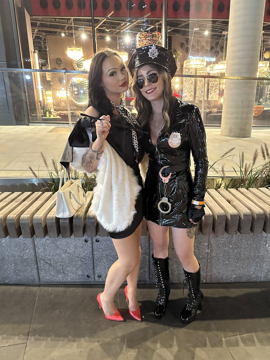sleepypuffy's tweet photo. Handcuffed so many people last night 😜 https://t.co/lJoiIE31qq