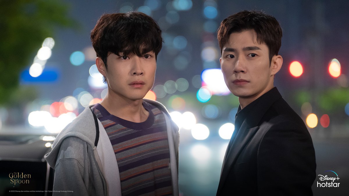 DisneyPlusID's tweet photo. Rumor menyebut kalau Seung-cheon adalah pelaku pembunuhan! Dan ini bukan rumor terakhir yang beredar…🤯

Hanya di #DisneyPlusHotstarID, streaming serial #TheGoldenSpoon sekarang. 

#YOOKSUNGJAE #LEEJONGWON #JUNGCHAEYEON #YEONWOO #금수저 https://t.co/0cu7tUWmjO