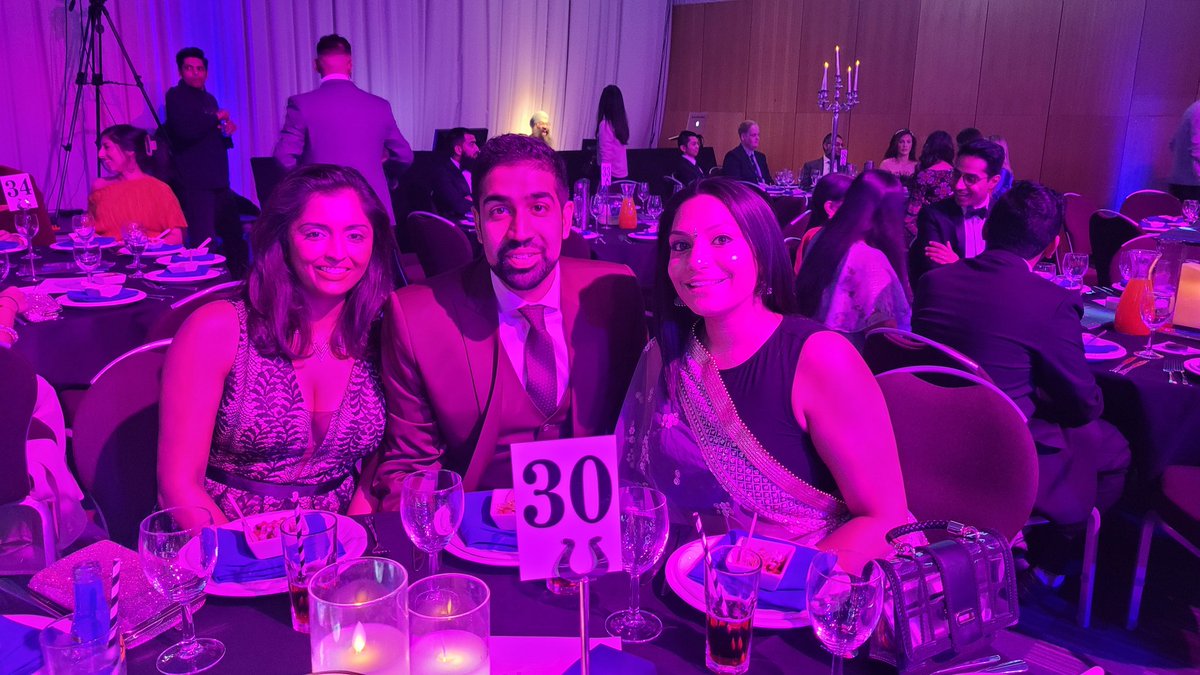 OldhamColiseum's tweet photo. We've arrived at the @asianmediaaward where #LoveNStuff is up for Best Stage Production. Wish us luck!
@gitikabuttoo @Komalamee @MaanuvT https://t.co/B1HJMC5uYh