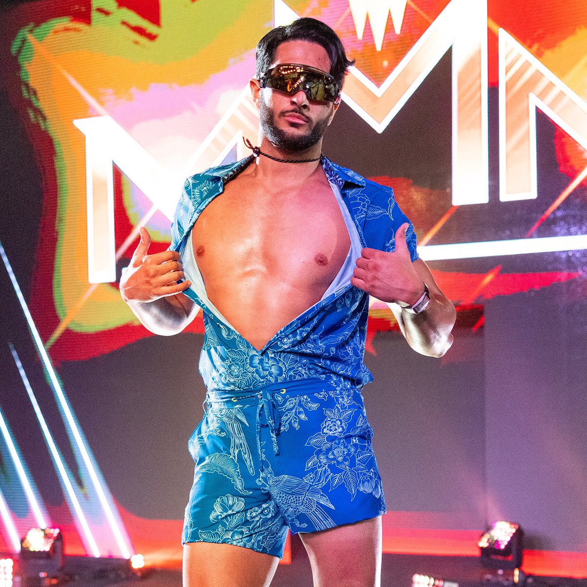 MaximumMaleM's tweet photo. Join us in wishing a stylish happy birthday to @KSAMANNY!. https://t.co/2vUhFwNud7