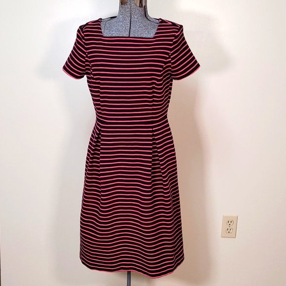 becdr2's tweet photo. So good I had to share! Check out all the items I'm loving on @Poshmarkapp from @reneeann_02169 #poshmark #fashion #style #shopmycloset #talbots #parishnation: https://t.co/K9ecuiMK6u https://t.co/gqAQIdn1Zr