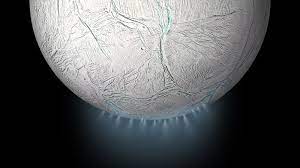 Is there water deep in our solar system? Yes! #OTD in 2015, the Cassini spacecraft flew through a plume ejected from Enceladus, Saturn's icy moon. The plume contained salty water, providing evidence for a sub-surface ocean. More about Enceladus: go.nasa.gov/3FcF5oO