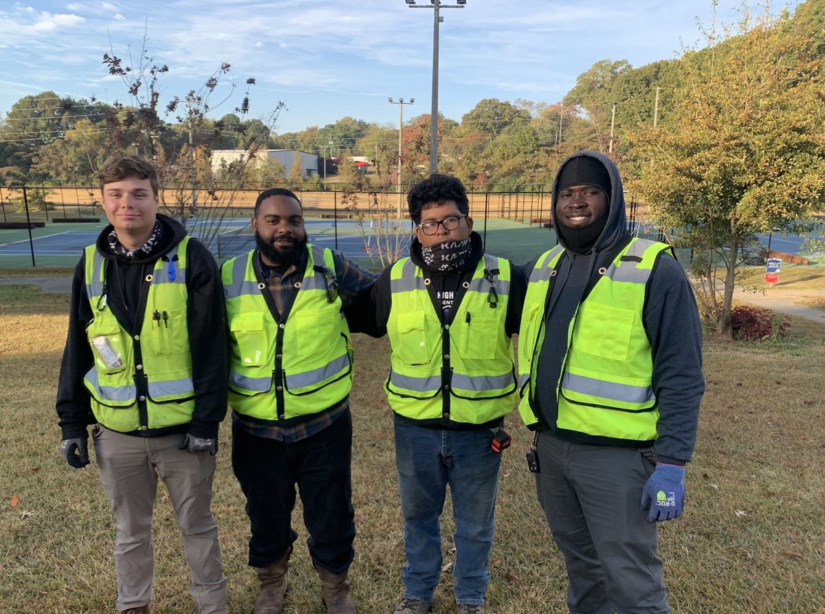 holderconstruct's tweet image. Members of our team, along with the Metro Atlanta Workforce Alliance, recently volunteered with @AGCGA for their second annual Metro Atlanta Skills Challenge. Students from 14 high schools competed in challenges for blueprint reading, carpentry electrical, and more.