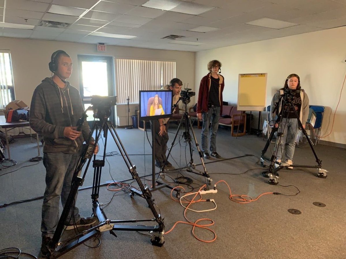 ReneeStapels's tweet photo. TV &amp; Broadcast Media #CTE students began going to the Richmond TV Studio at City Hall this week to begin learning how to create a News Broadcast. https://t.co/JioA4VHXon