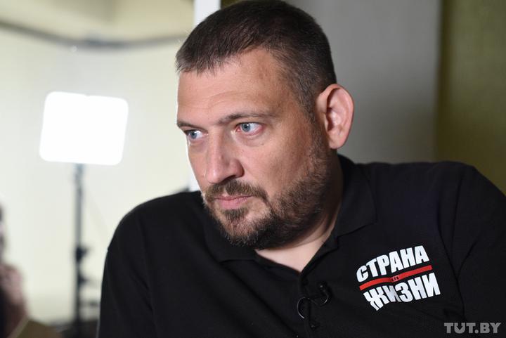 Tsihanouskaya's tweet photo. After two months in a punishment cell under inhuman &amp; appalling conditions, my husband Siarhei was moved &amp; is again allowed to receive &amp; send letters in prison. He will be happy for every letter - please write &amp; let him know that we are waiting for his release. Write to ⬇️ https://t.co/OCj6HfNfoy