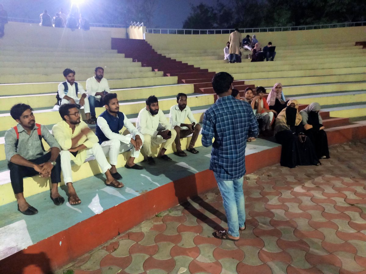 ASLmanuu's tweet photo. मौलाना आज़ाद नेशनल उर्दू युनिवर्सिटी में हर हफ्ते की तरह इस हफ्ते भी Open Discussion हुआ जिसमे आज के discussion का topic kanshiram an Ideal leader for marginalised communities रहा, जिस में युनिवर्सिटी के बहुत से तलबा ने हिस्सा लिया और अपने खयालात का इज़हार किया,
#AIASL #ASLManuu https://t.co/viN9bsU1Fy