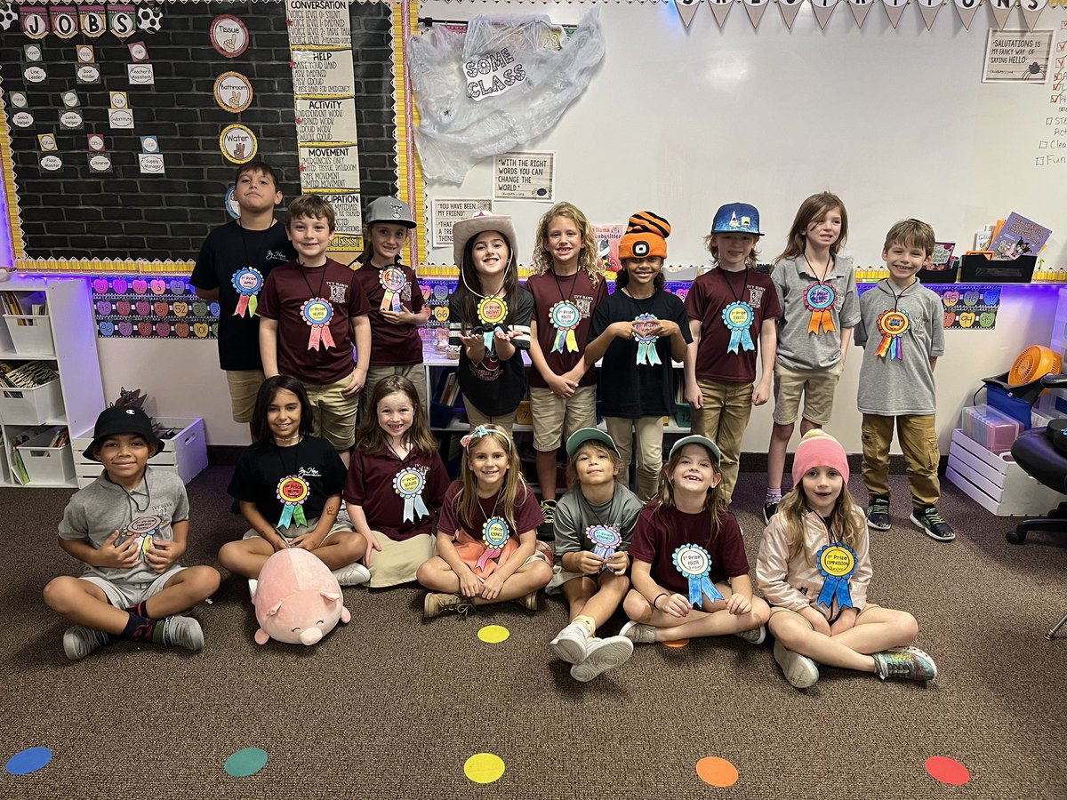bdhamilt25's tweet photo. Today we had our “Charlotte Party” after finishing the book Charlotte’s Web! What a fun day full of learning and memories! 🕷️ 🐷 https://t.co/iiHwhhoLnD
