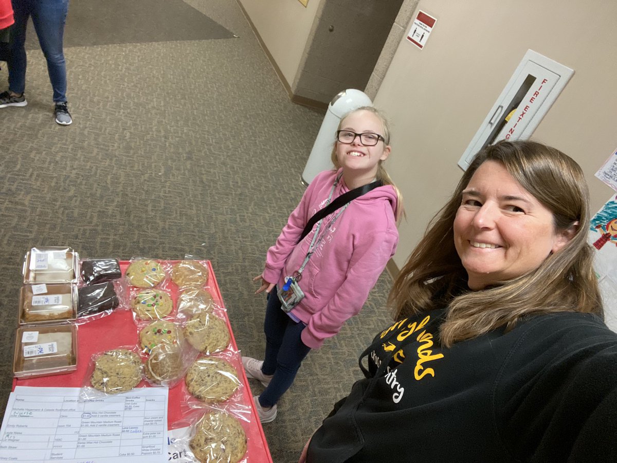 Erin Mayer tweet media