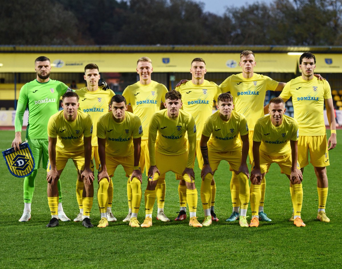 🪄💫  Povprečna starost današnje začetne enajsterice: 21,7