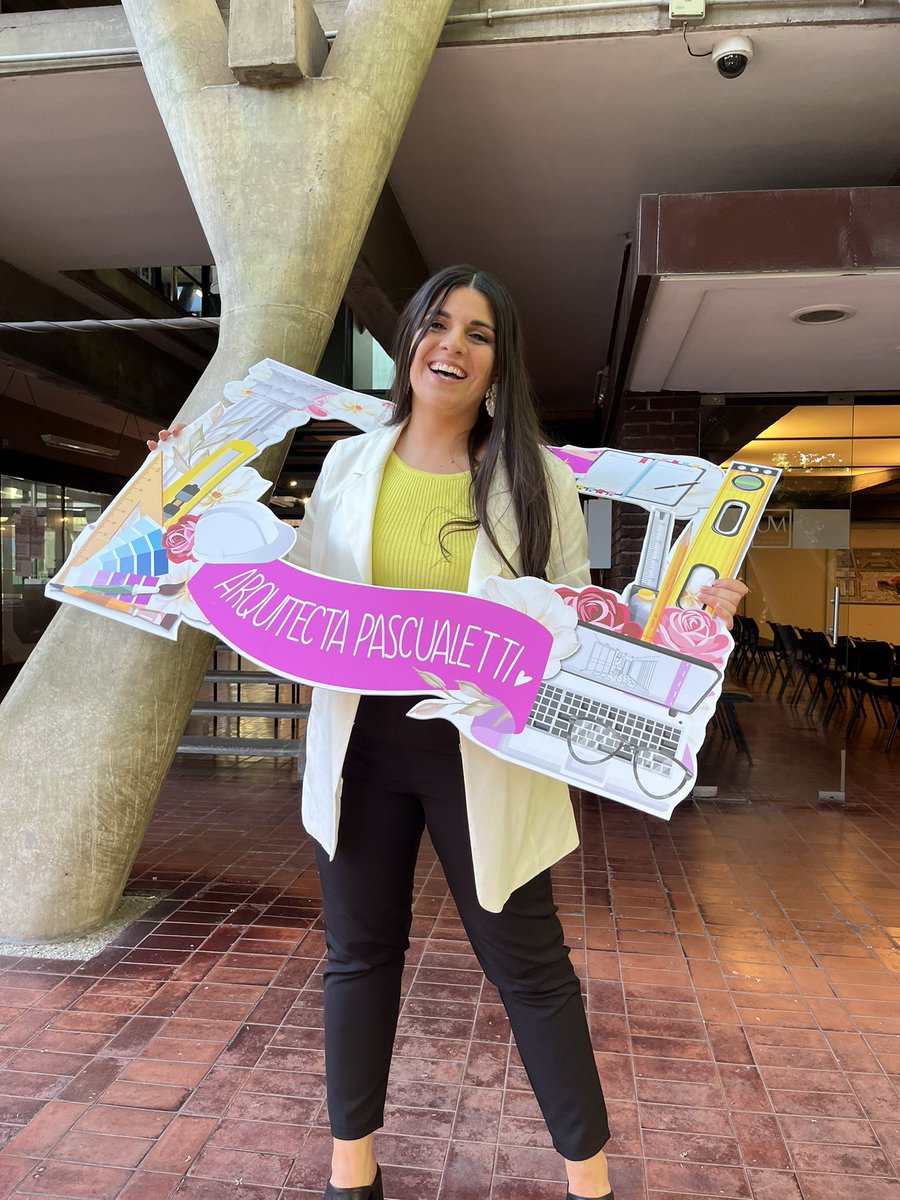CPascualetti's tweet photo. SOY ARQUITECTAAAAA🤩🤩👷🏽‍♀️🏠🥳 Se me explota el ❤️ de felicidad https://t.co/babIvT6jWl