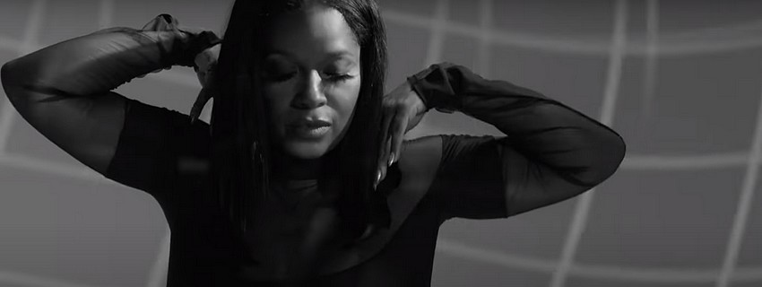For the past few months, R&B songstress @MashondaLoyal is teasing her new EP titled, Note To Self. The project has dropped today and here's the music video for the lead single, 'Complicated'. blakmusicfirst.fr/2022/10/28/vid…