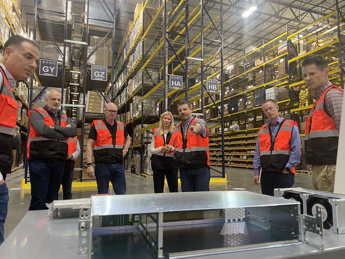 Had a great visit with V Teamers at The Stockyards near Fort Worth today. It’s amazing to see just how much equipment it takes to keep our customers connected. Our supply chain work is a critical part of moving our business forward.

#ForwardTogether #VTeam