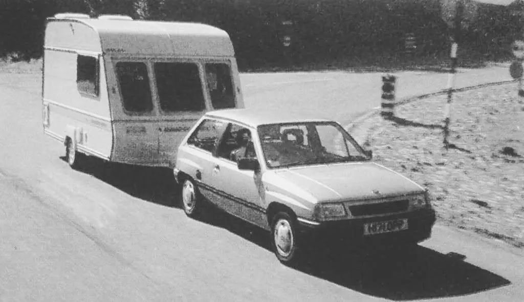 CaravanningLife's tweet photo. Bailey Discovery 200 and Vauxhall Nova #caravanning #caravan #CompactCaravans #vanlife #CaravanningLife https://t.co/bfWpFvTZg1