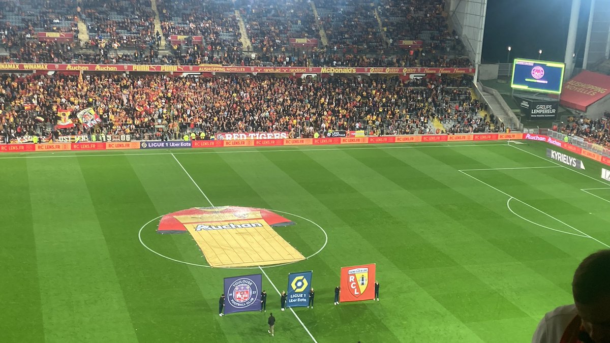 marion_DBV's tweet photo. Coucou toi 💜 #RCLTFC https://t.co/LWAJk3PK26