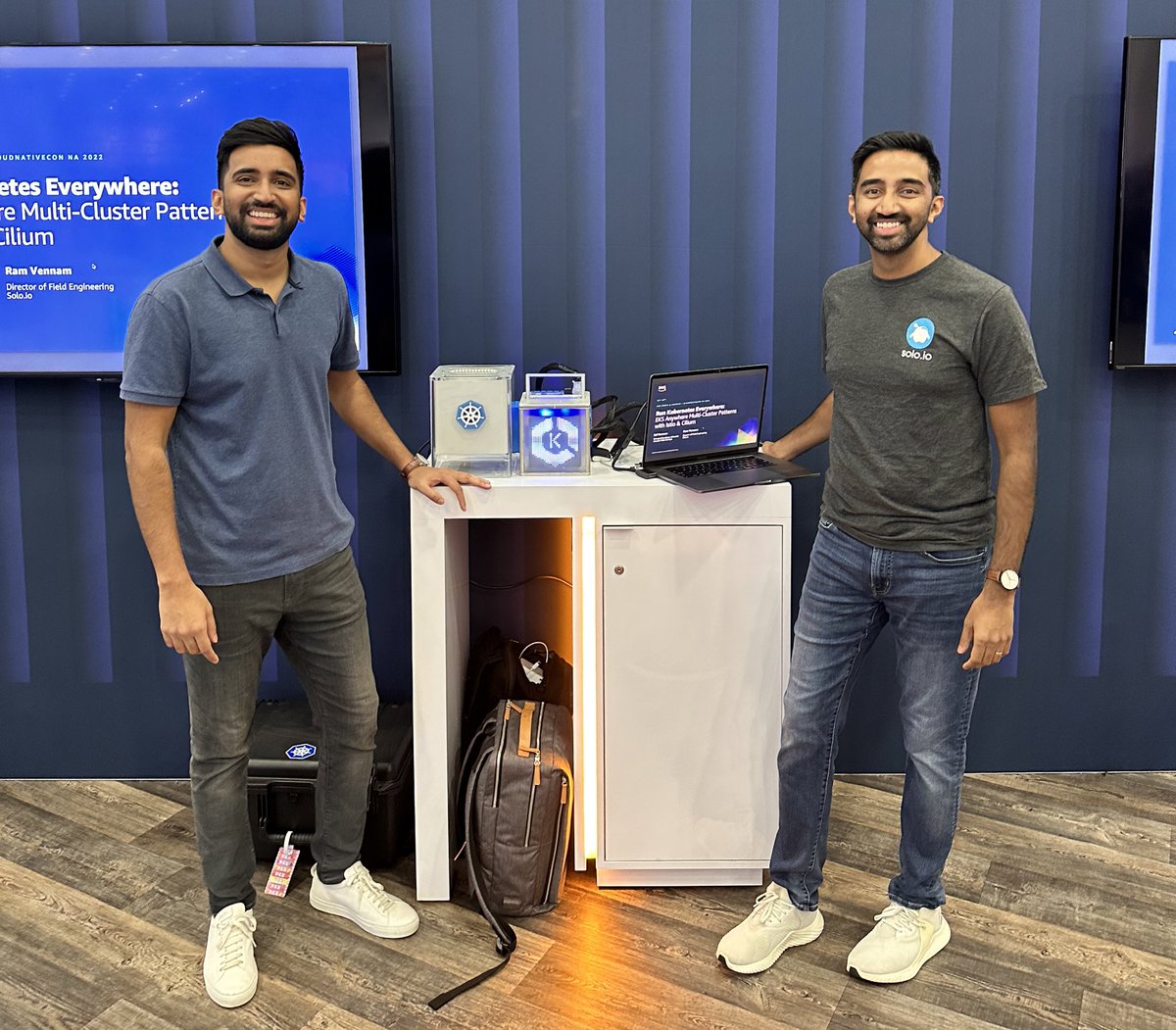 Nope you’re not seeing double, here’s my brother @RamVennam and I speaking at the #KubeCon AWS booth!