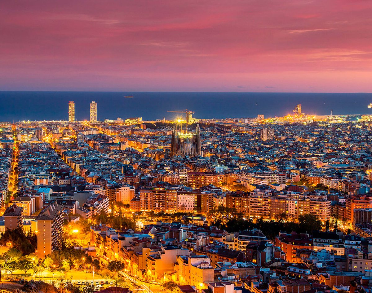 _LOVELYSPAIN_'s tweet photo. Sunset in Barcelona, Catalonia. 🌇 https://t.co/j6qdDTnXkP