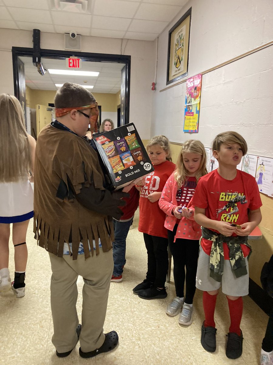 Our friends from White House High came by today to wrap up our Red Ribbon Week.  Passed out candy to our students.<a href="/whitehousebdp/">White House Blue Devils</a> <a href="/MrsKHardin/">Kyla Hardin</a> <a href="/KarenMedana/">Karen Medana</a> <a href="/scottlangford72/">Scott Langford</a> <a href="/kylecraighead85/">Kyle Craighead</a>