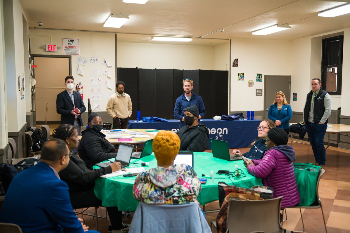 PlanITROI's tweet photo. We are proud to be a part of helping provide technology resources to get these participants the work training they need! Thank you to our partners @EveryoneOn, @JerseyCityHA, and @CarnegieCorp for helping us get closer to closing the #digtialdivide. https://t.co/iyRZwgSHeb