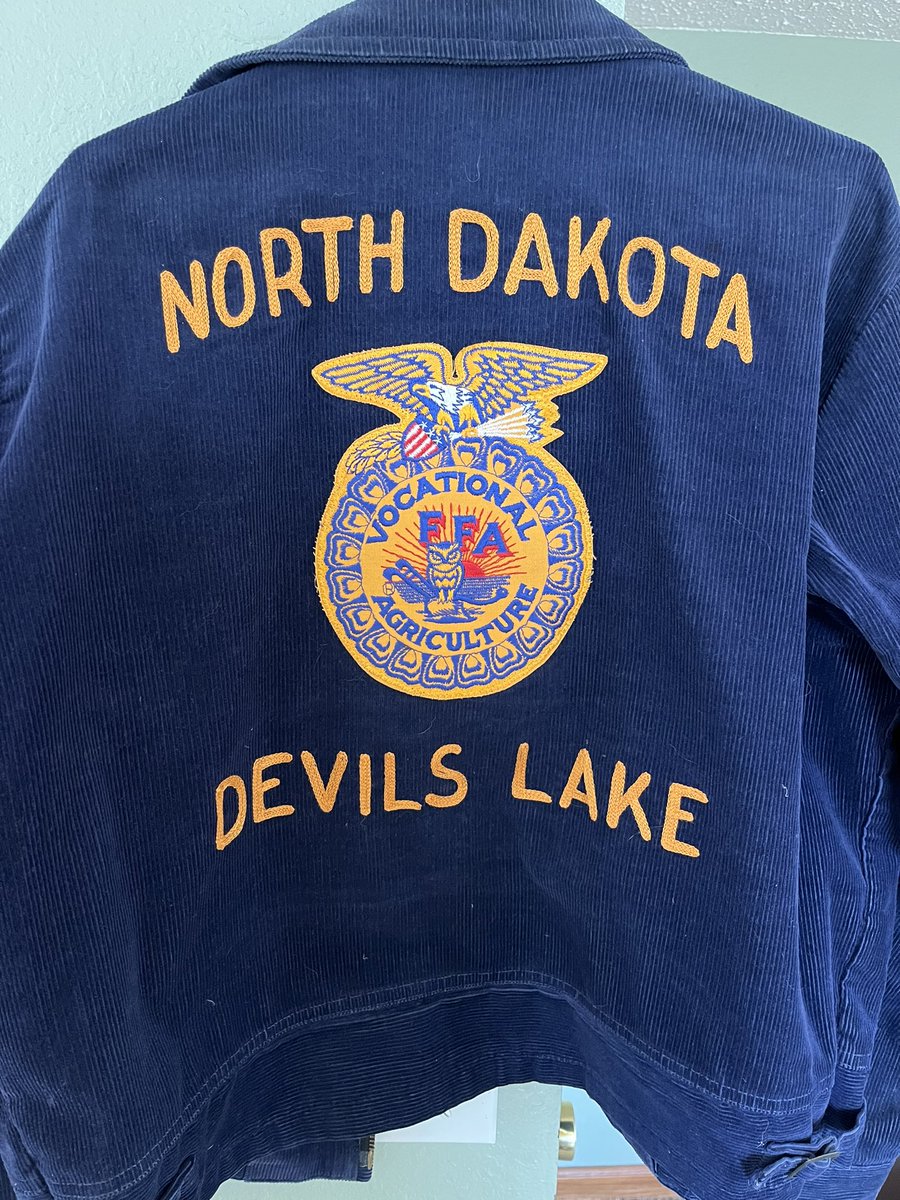 RocknRollAgrnmy's tweet photo. @NationalFFA gave me great three years and made my decision to attend college to pursue Ag in late 80’s an easy one. #passthejacket to @agronomist09 for his story https://t.co/4LNwjy4Av8