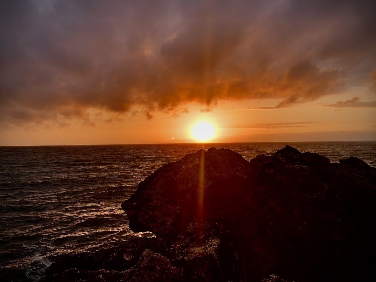 「日本海に沈む夕日」

#写真好きな人と繋がりたい
#ファインダー越しの私の世界 
#photography