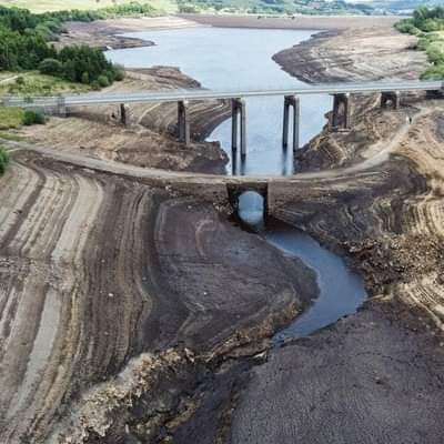 Low water levels at Baitings Dam in Yorkshire reservoir exposed a Viking era packhorse bridge submerged since the 1950s. #archaeohistories