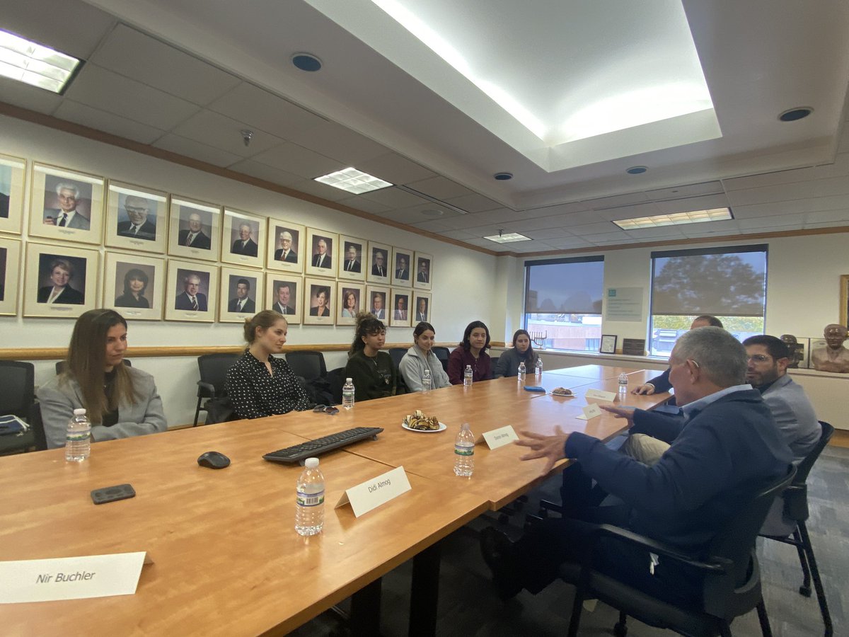 nirindc's tweet image. @JewishAgency Shlichim (emissaries) make a deep impact in Jewish communities. Today, Chairman @almog_doron exchanged with Pittsburgh shlichim and learned about the important work they do connecting the next generation to 🇮🇱
