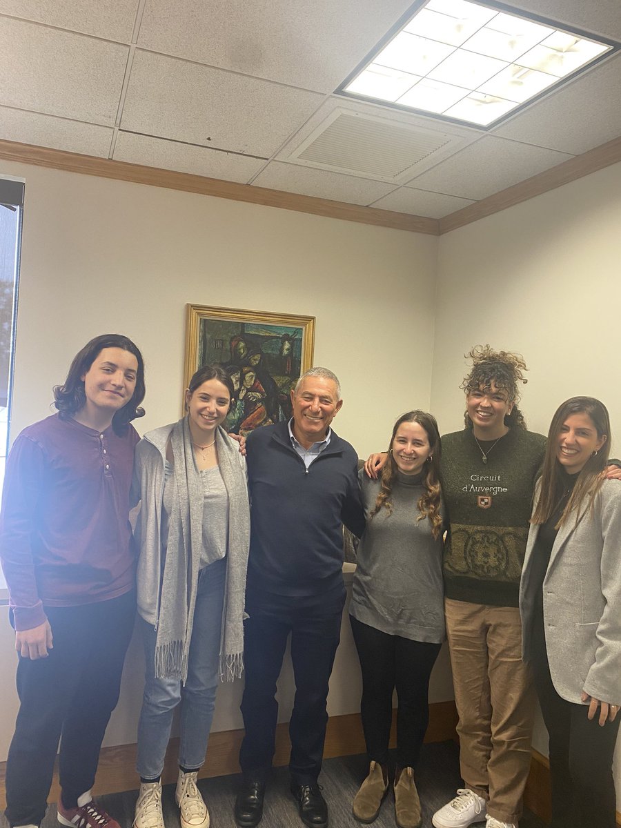 nirindc's tweet image. @JewishAgency Shlichim (emissaries) make a deep impact in Jewish communities. Today, Chairman @almog_doron exchanged with Pittsburgh shlichim and learned about the important work they do connecting the next generation to 🇮🇱
