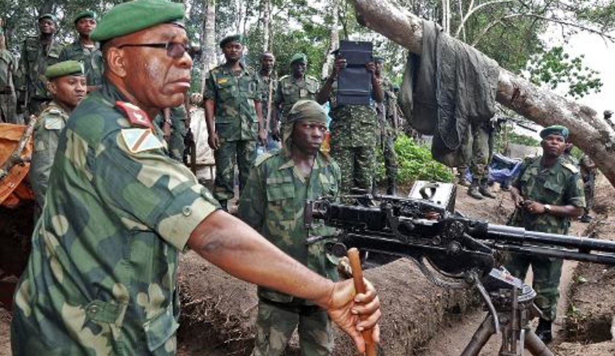 Des unités de l’armée congolaise utilisent des groupes armés comme supplétifs alors qu'ils sont connus pour leurs violations des droits humains. Le Gouvernement congolais devrait mettre fin à ce soutien et faire rendre des comptes aux officiers responsables. #HRWReport